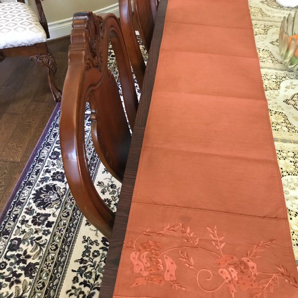 NWOT 72" Ridgefield Table Runner - Picture 2 of 7